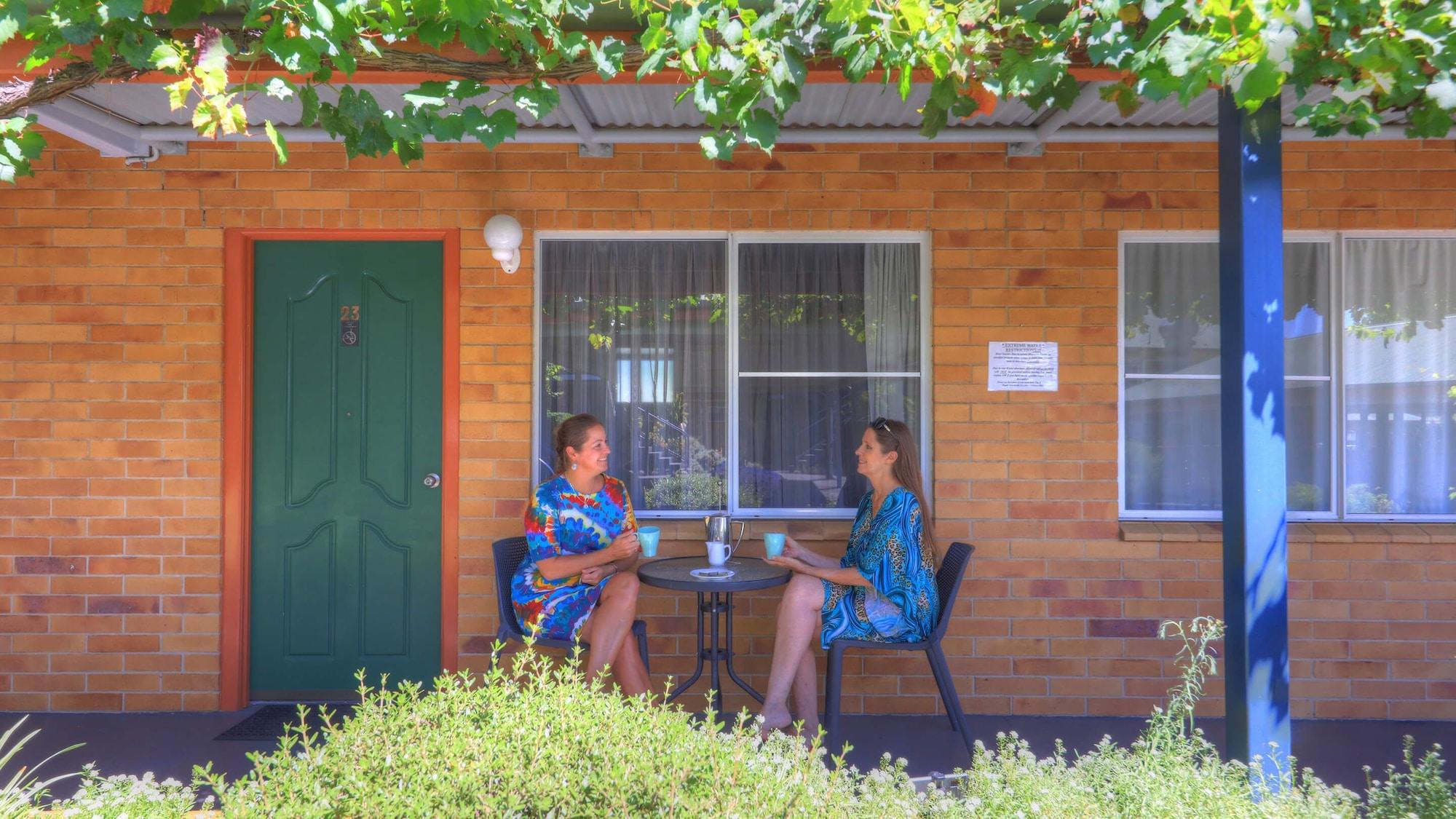 The Vines Motel & Cottages Stanthorpe Exterior photo